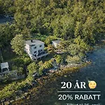 Private House & By The Sea בית נופש *