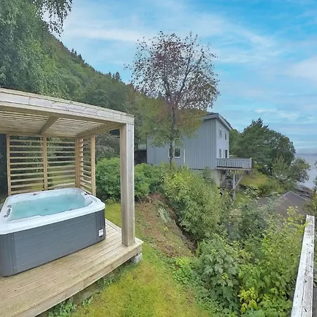 Private House & By The Sea *