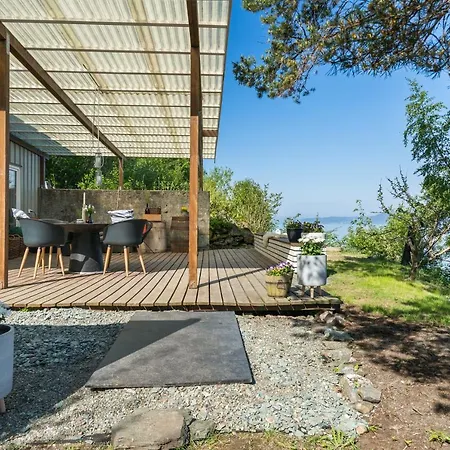 Feriehus Private House & By The Sea *