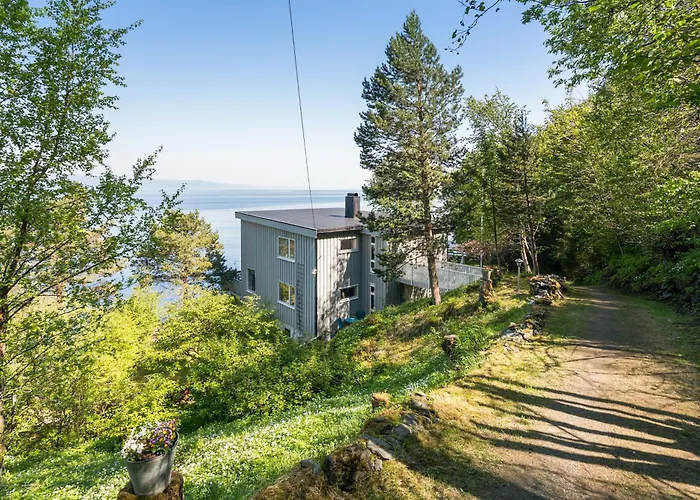 Private House & By The Sea * 特隆赫姆
