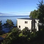 Private House & By The Sea *