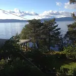 Private House & By The Sea Feriehus *