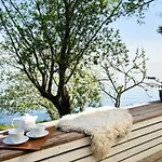 Private House & By The Sea Feriehus *